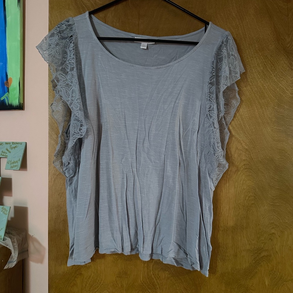 LC Lauren Conrad Gray Flutter Sleeve Blouse